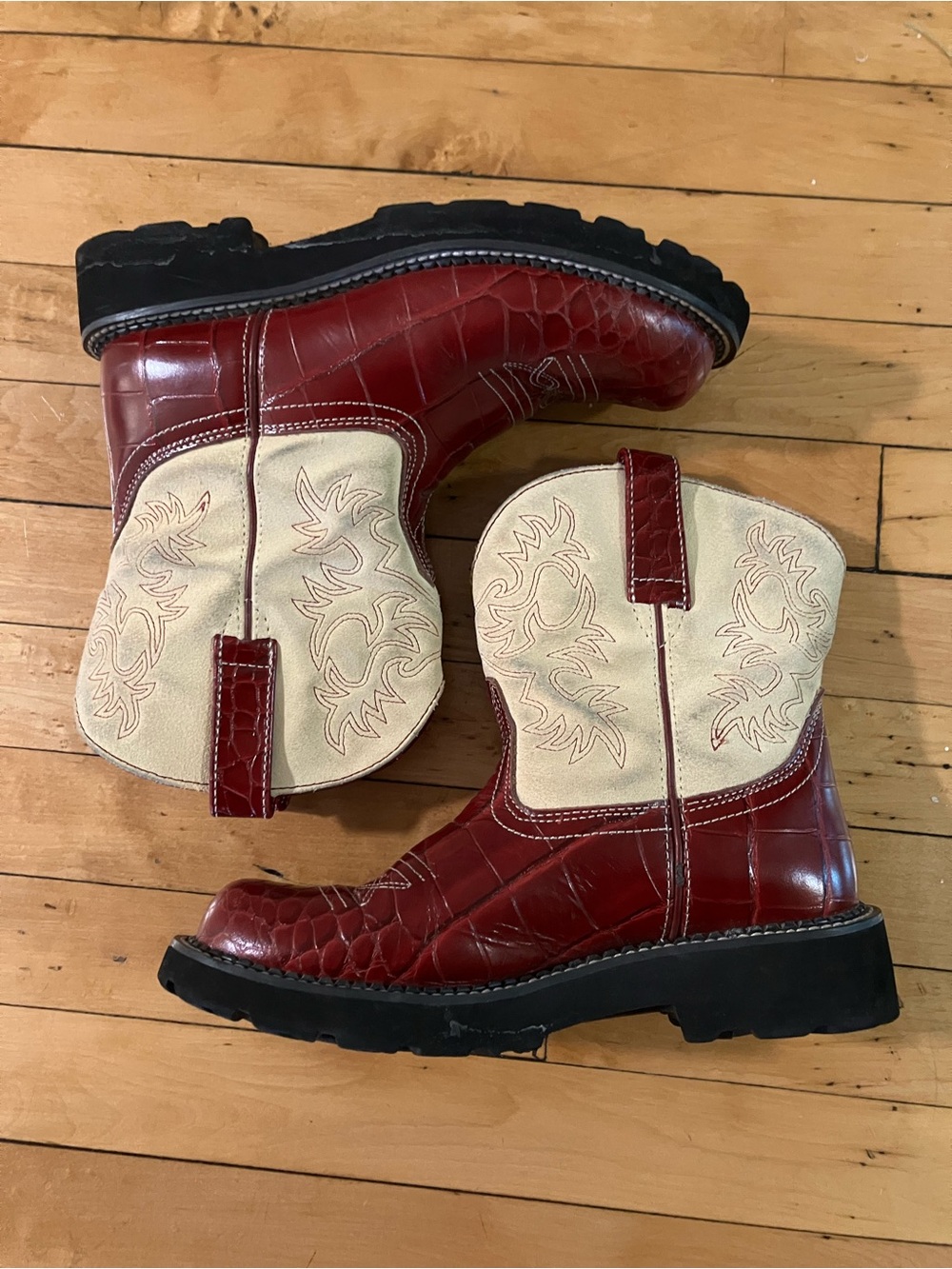 Ariat Fat Baby Cowgirl Boots in Red and Ivory Patent Leather Size 9B - Picture 3 of 12
